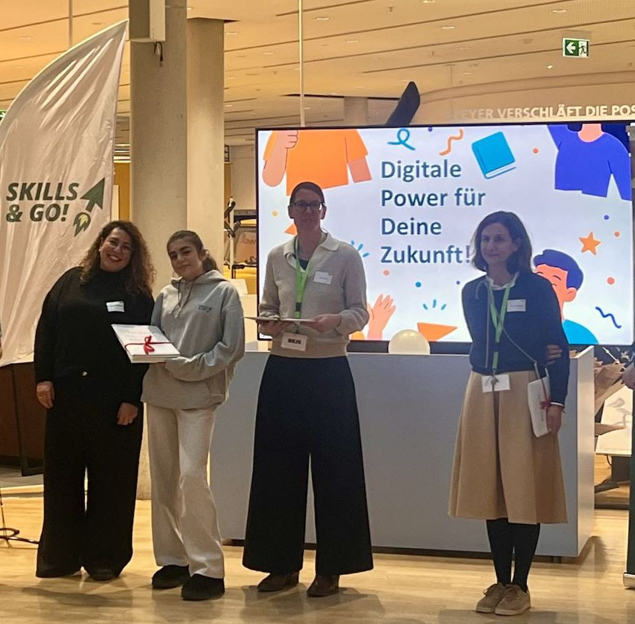 Skills&Go: Der Jahrgang 8 der Ernst-Reuter-Schule II auf der Abschlussveranstaltung 2025